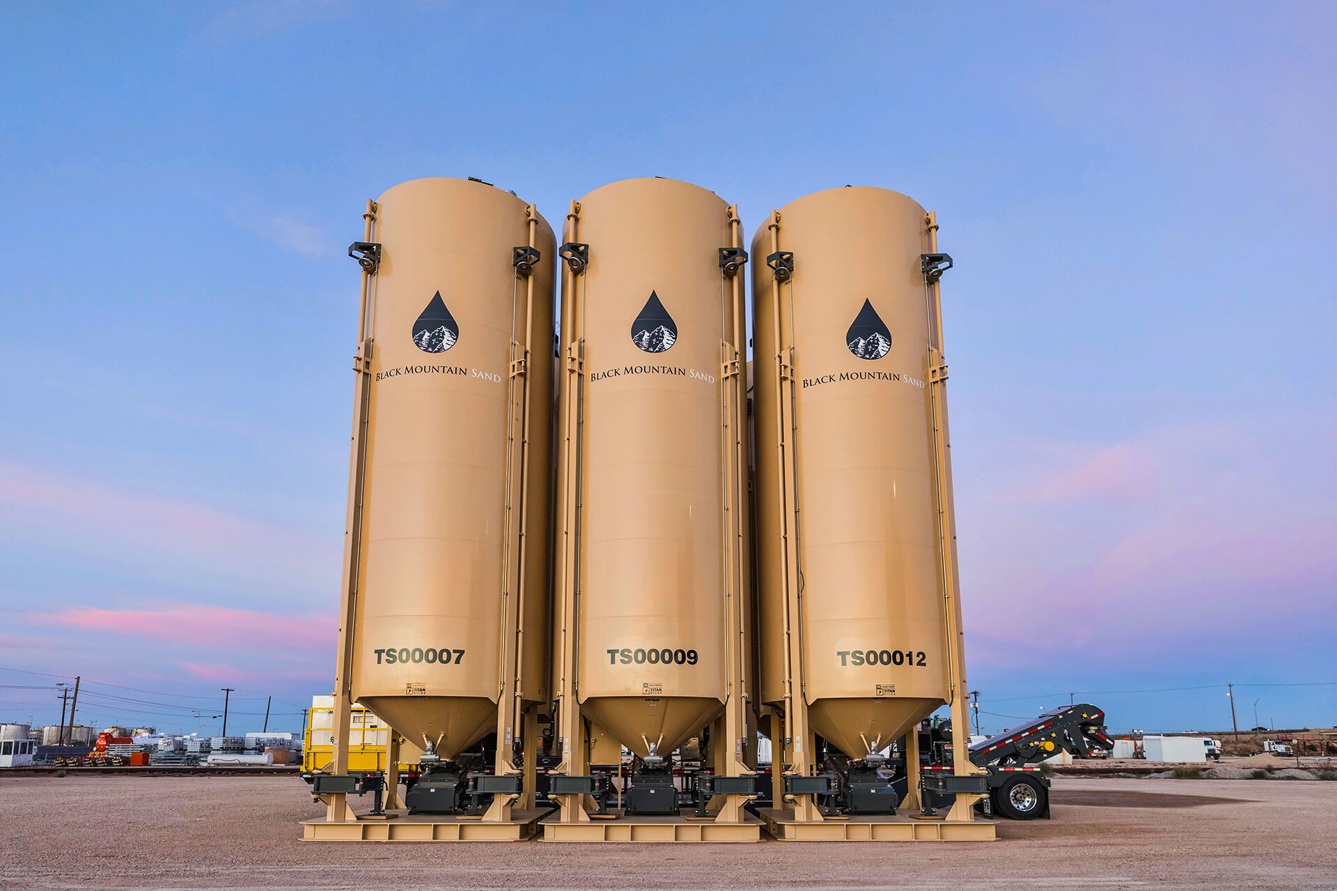 blackmountainsandsilo Black Mountain Sand